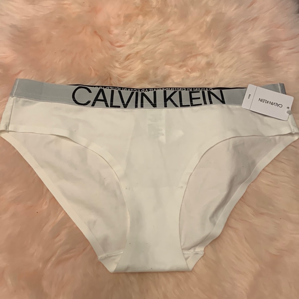 NWT Calvin Klein Bikini Panties